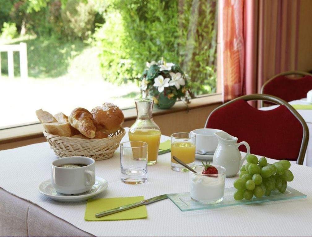 Hotel Le Roudou Фуэнан Экстерьер фото