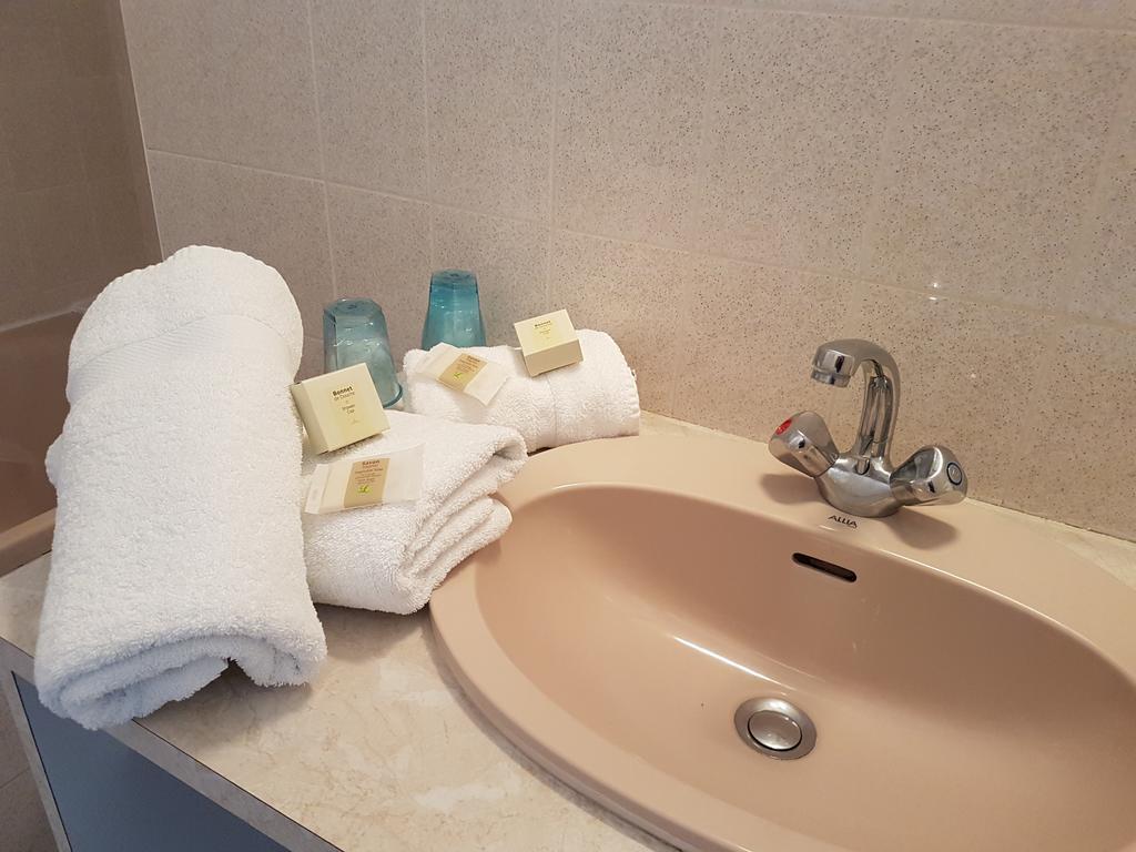 Hotel Le Roudou Фуэнан Экстерьер фото
